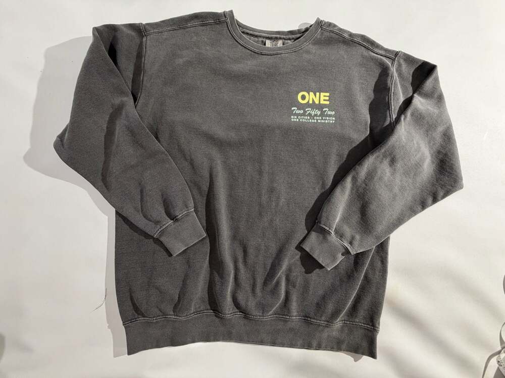 Comfort Colors Sweatshirt L Dark Gray ONE Ministry Crewneck Faded